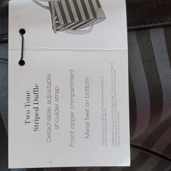 Adrienne Vittadini large travel duffle bag - Picture 2 of 3